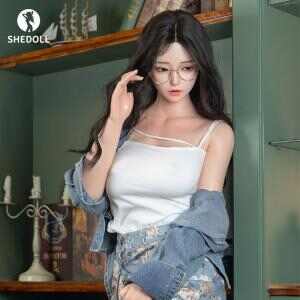 SHEDOLL 江小婉（コウ・ショウエン） 165cm クールビッチ · Eカップ眼鏡娘 · 発熱震動ボディ · 喫茶店シチュエーションセット